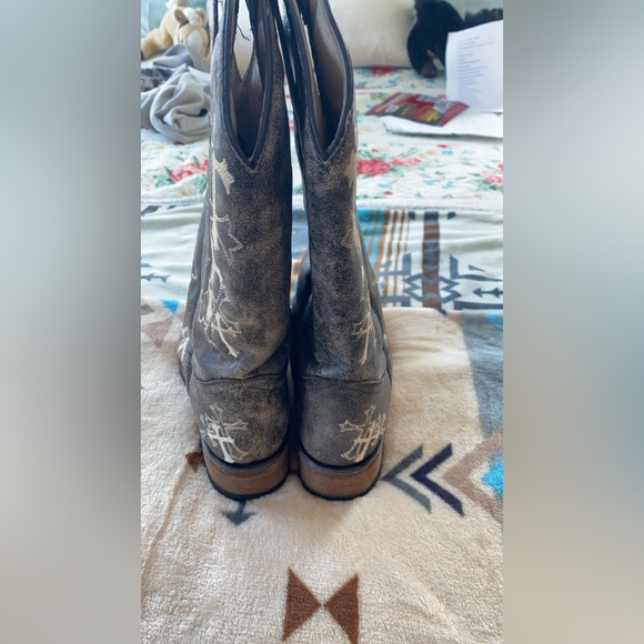 Circle g woman’s boots size 7 1/2 - Picture 3 of 4